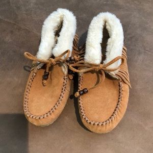 Minnetonka slipper moccasins